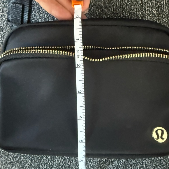 Lululemon Everywhere Crossbody Bag - Picture 11 of 11